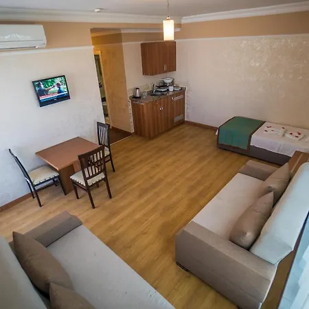 Cleopatra Tac & Apart 3*