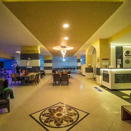 Cleopatra Tac & Apart 3*