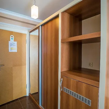 Cleopatra Tac & Apart