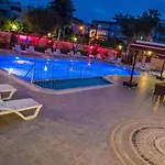 Cleopatra Tac & Apart 3*